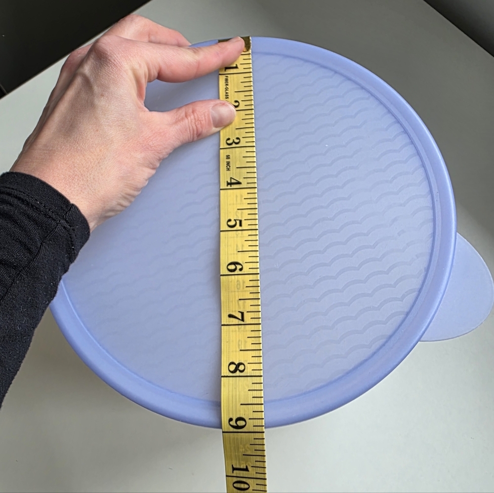 Tupperware FridgeSmart Lettuce Container - Picture 9 of 10